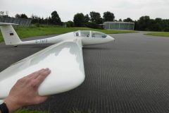 Segelflug_kurz-vorm-Start_Piste-16